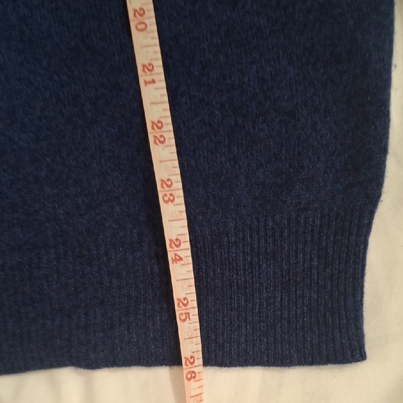 Jos. A. Bank Men  Deep Blue V-Neck Sweater Size L 100% CASHMERE - Picture 4 of 8